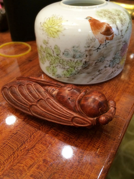 QT4031_d名家精雕鸡血红小叶紫檀一鸣惊人手把件 900.jpg