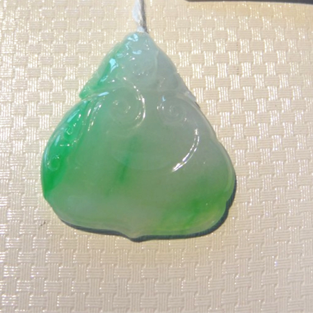 FC1602_a天然翡翠飘阳绿精雕“福至心灵”8000.jpg
