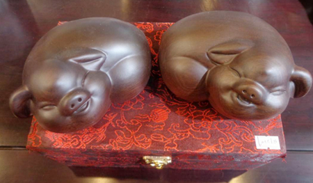 QT2209_a檀木精雕“福猪”小摆件 280.jpg