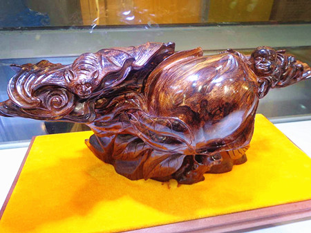 QT2871黄花梨精雕“福寿双全”摆件9000 D.jpg