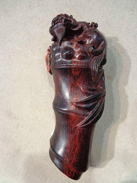 QT3458海南黄花梨带皮精雕“招财貔貅-节节高”手把件3500 P.jpg